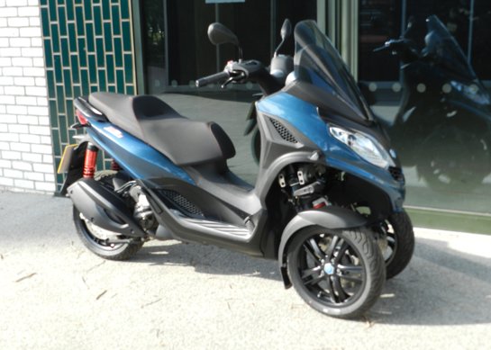 Piaggio MP3 300 Sport